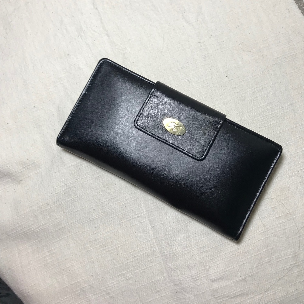 Black Koret leather wallet
